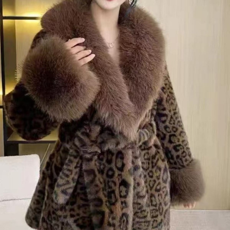 العلامة التجارية الفاخرة عالية - مراجعة Quality Winter Clothing Brand وسعره